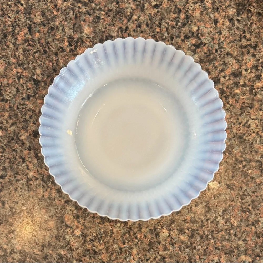Set of 4 Cereal Bowls MacBeth-Evans Petalware Monax White Opalescent Hand wash! - Picture 4 of 7